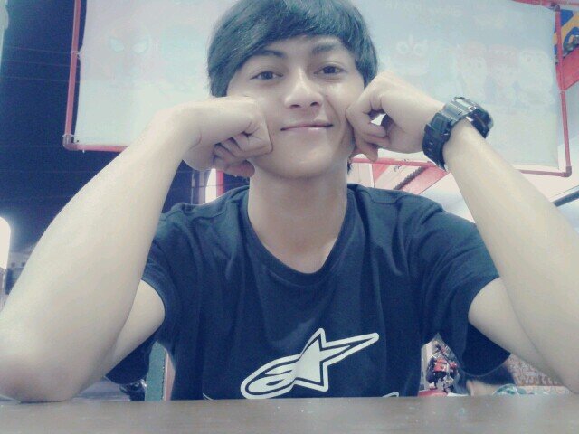 agungjasmia1's profile picture. alasanku tersenyum ketika ku menangis yaitu KAMU