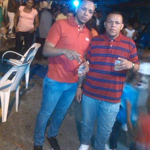 #~Entre Ser && No Ser ;; SOY && SEGUiRE SiiENDOO 
Tengoo Una trizteza Aunque tu Me Vea Riiendo...
#BulOvaaa' 
Fb;https://t.co/cqrKcXDRFB