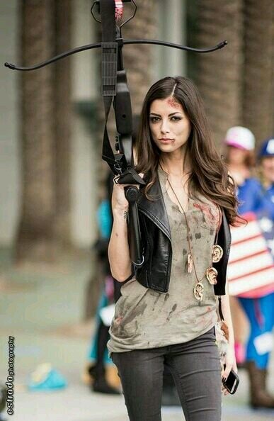 I need you the walking dead ᕙ(⇀‸↼‶)ᕗ