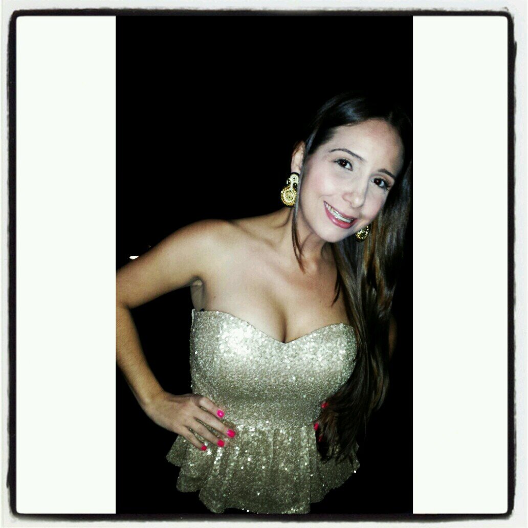 Ing. De Telecomunicaciones. Viviendo cada Momento. Enamorada de mis dos hijas Pita&Candy ♡♡♡ Adoro a mi familia.