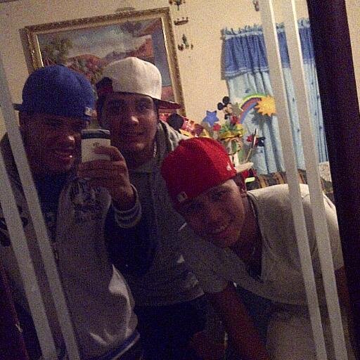 :$ DaNi' ♥ Todo el mundo no es igual!
Sigueme :$ Nombrame y te sigo *-* Msn franklin_90_hotmail.com On WebCam http://t.co/kQWxFgDvYc