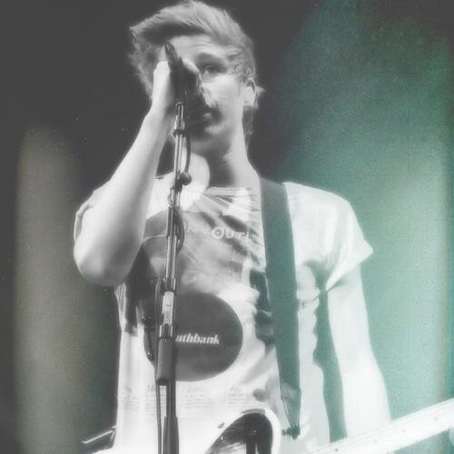 My name's Sara, I'm loud, I'm Italian, and I like food. What's a Luke Hemmings and where can I buy one? luke ash cal/4 + band