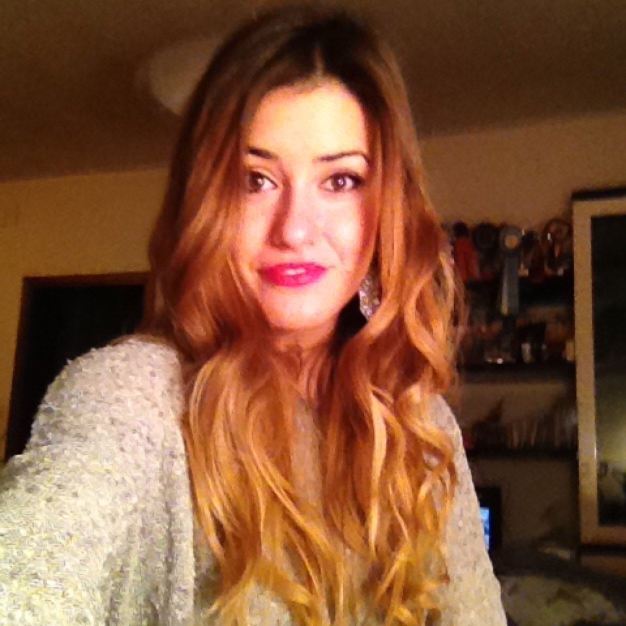Master's degree in Marketing & Communication, social media addicted, curious, creative and founder of @ST_staytuned
