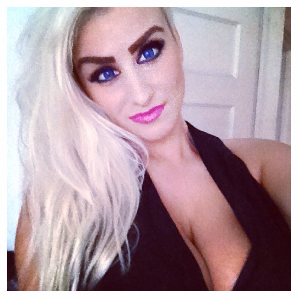 MsADubz's profile picture. Living life the way I want to live it, with an openmind anything is possible, knowlege is power. I travel the universe, I'm here to spread positive energies. ✌