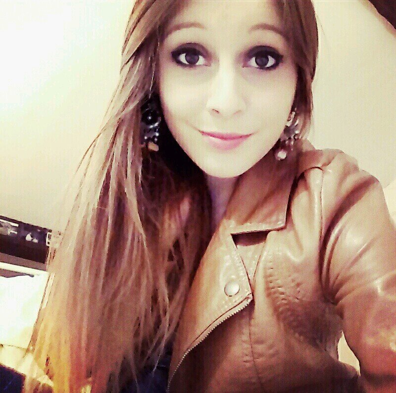 sophie_bllcrt's profile picture. Directioner,Swifti and proud♥.  Combattre ses sentiments est la pire des batailles. Snapchat: sophiebllcrt