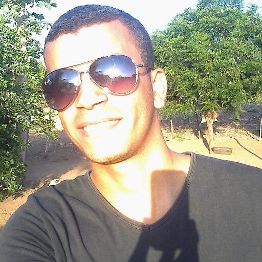 Não viva somente do que faz sentido. Viva do que te faz feliz.