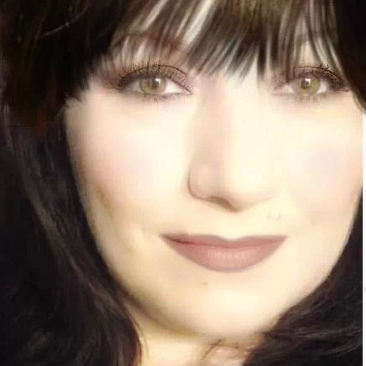 chloe27_08_85's profile picture. In a relationship...