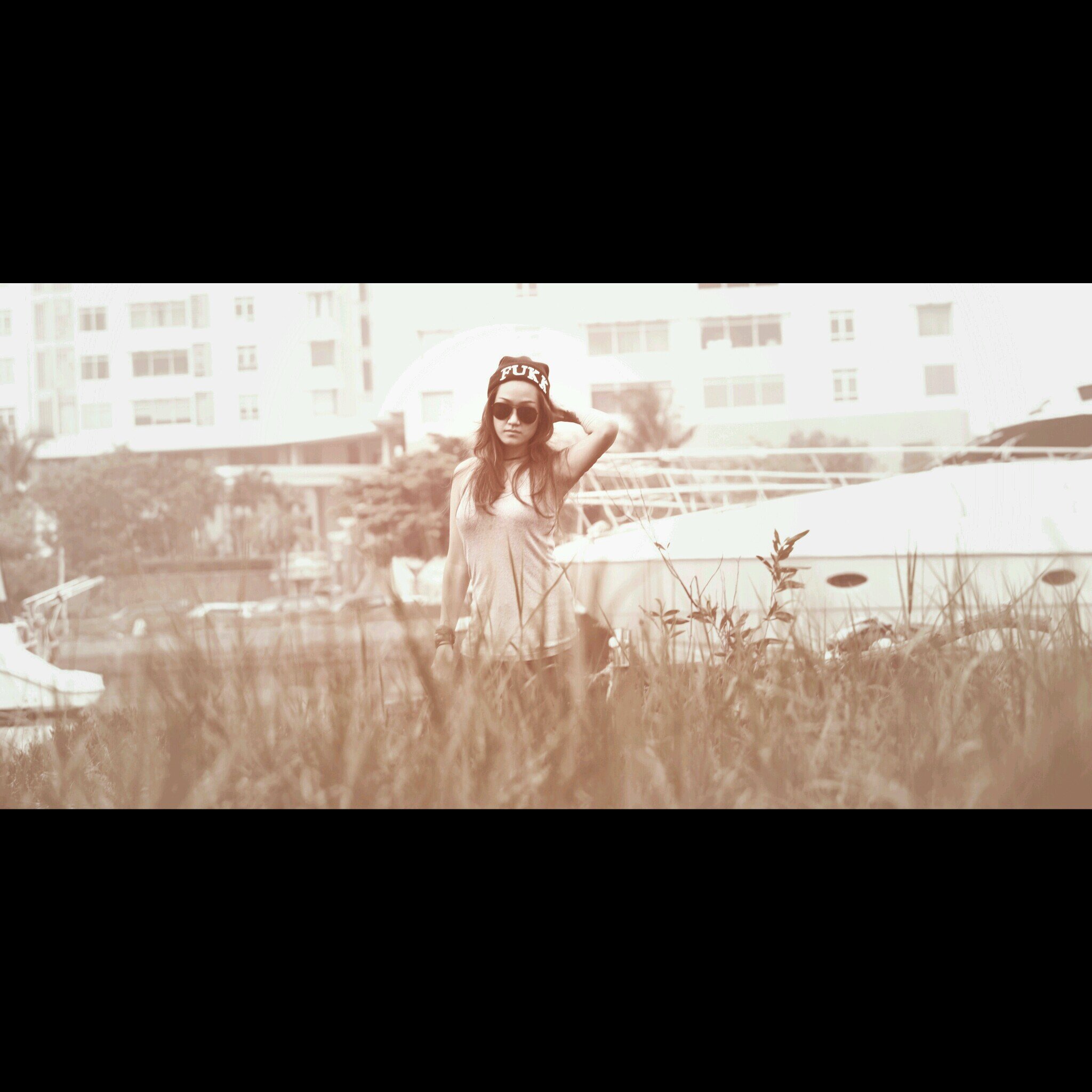 The question isn't who is going to let me; it's who is going to stop me.             Instagram : @itsVanezz 
| Follow : @emmaofficial_id