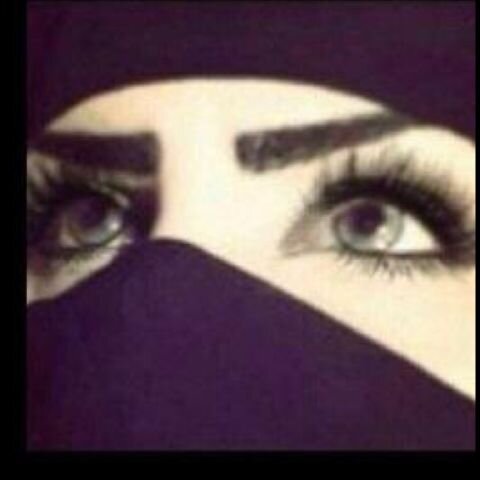 أبقىَ مُختَلِفه بمُجرّد كَونِي أنا .