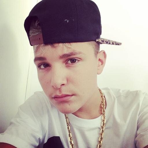 Guinatica ❤  Você é forte? Sim sou Guinaticaaa ♔  Gui príncipe ♔ Não sou fã, sou Guinatica pq Guinatica é outro nível. ♥ Quem seguir sigo de volta na humildade.