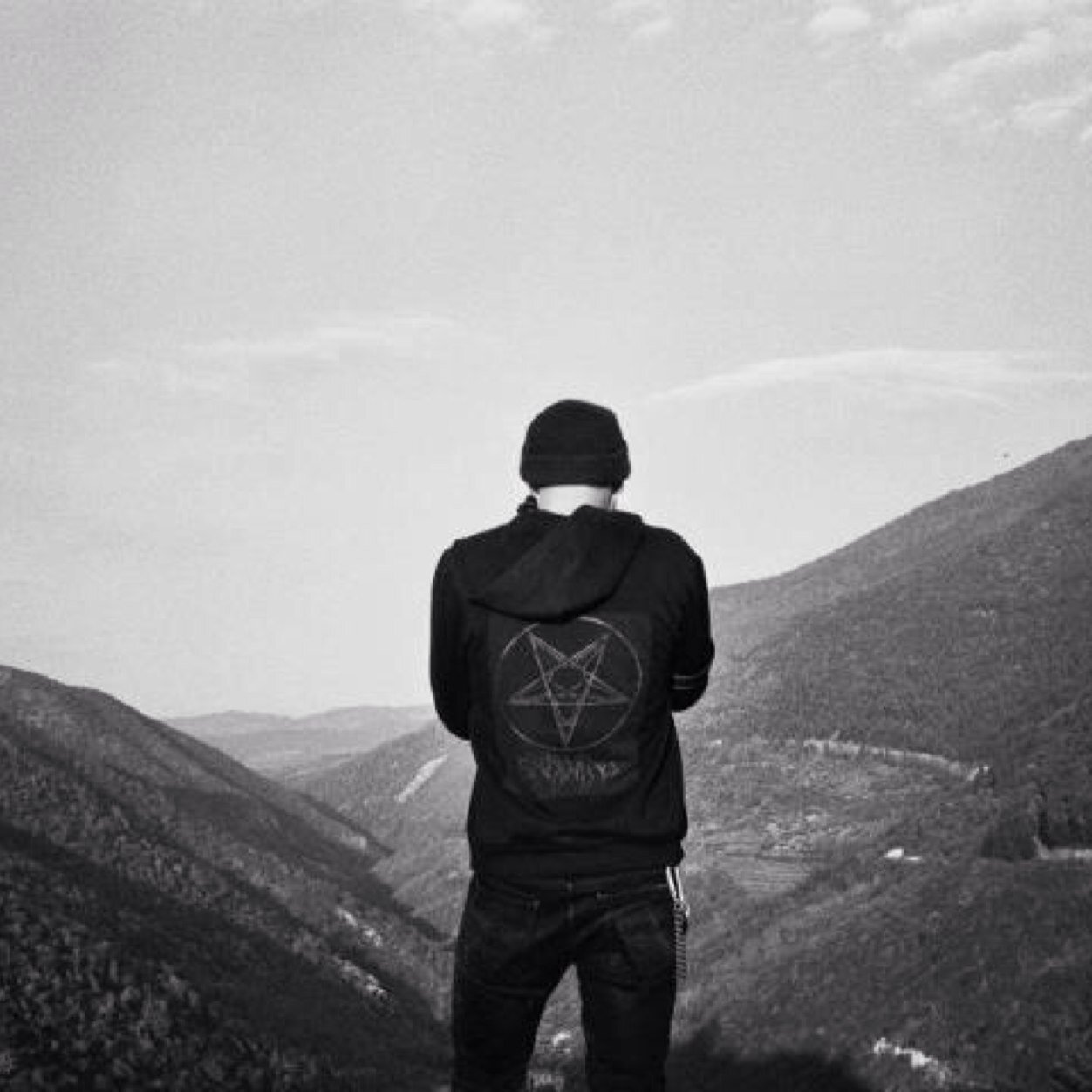 b. 1989. Bay Area native living in Berkeley. Studied photography and journalism @sfsu. Cyclist, skateboarder, scorpio, friend https://t.co/4QWsYAGKGT
