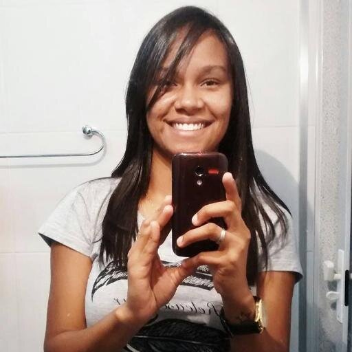 Sou cantora, atriz, produtora, publicitária, dubladora, fotógrafa, jornalista e ex-BBB .