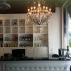 Le Salon Zizou is the premier hair and beauty salon, with stylists trained in Paris, New York, Los Angeles, Chicago, Atlanta, Miami, and Orlando.