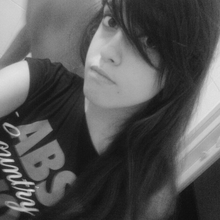 A menina do cabelo da cor não definida ! Leonina . PotterHead . Apaixonada . Otome . Games . Casada com o Mario *-*