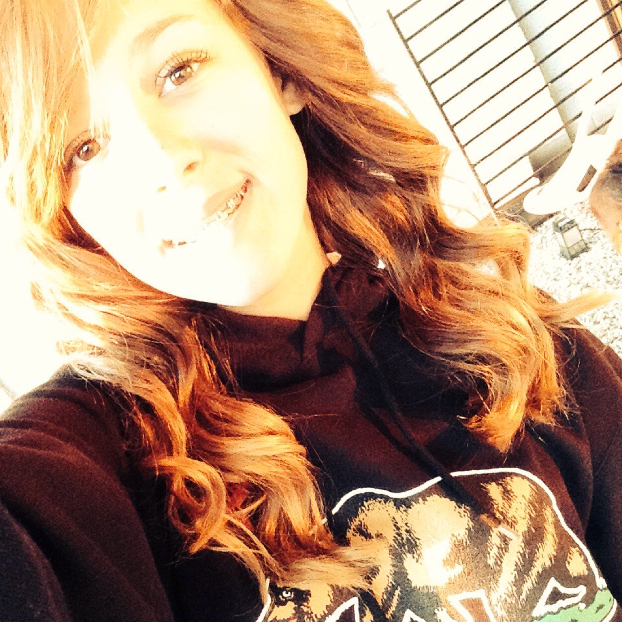 Girls love what they hear and
Boys love what they see. Thats why girls
Wear makeup and boys lie