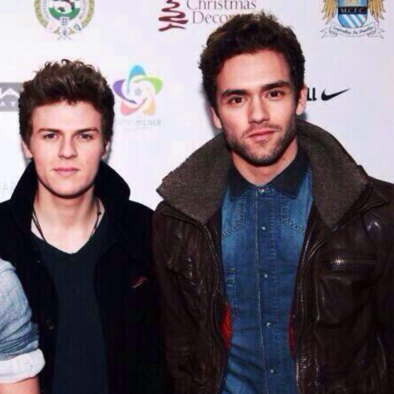 I just love LAWSON,MIKE DIGNAM,McFly, The Vamps,Sherlock and a lot of the losers that call themselves youtubers✌️Joely, Lawson & Mike follow, yay