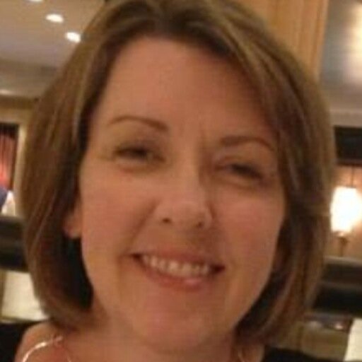 Follower of Jesus Christ.
Mother to Brooke & Taylor and wife to Ken Davis.
Daughter of Carl & Sally Marshall.
Sister of Mark Marshall.