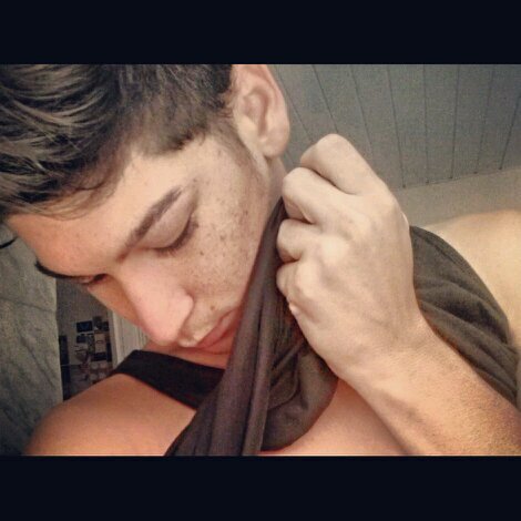 insta:tonnyhenrique
