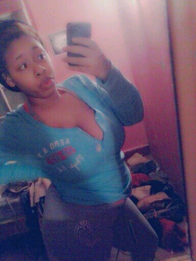Ms Jamison just a pretty girl in a big world girl trying to make it.     IG modelzlife21