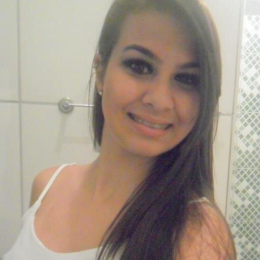 Não se importe com o que vão pensar de você, faça o que você quiser e procure apenas a sua felicidade.