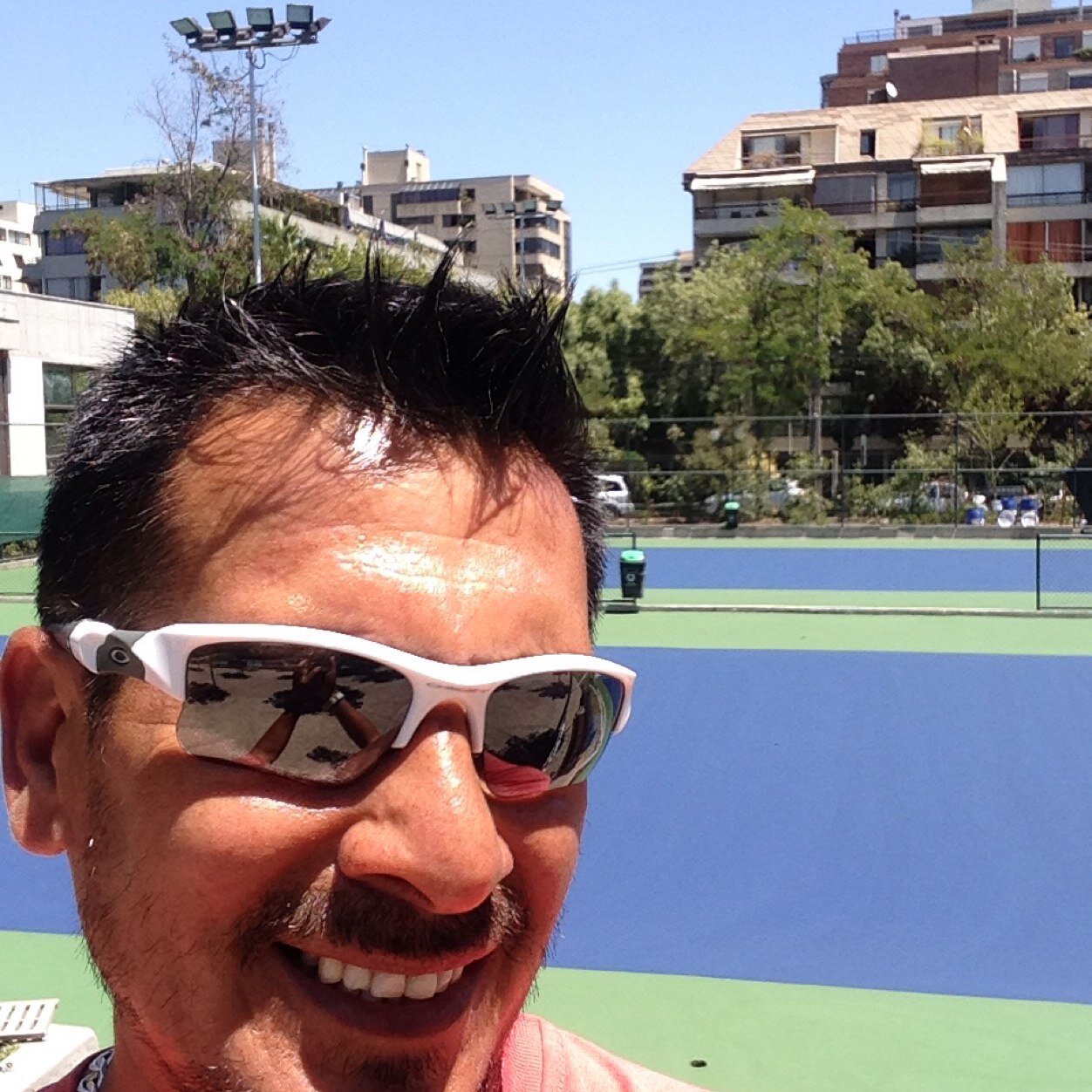 Entrenador de tenis de las estrellas ,
Director del Torneo de Celebridades ,
productor de eventos ,
Team Willson Chile
Club de tenis Providencia !!!