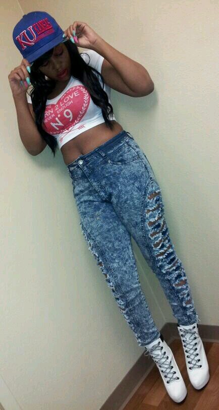 I AM A MEMBER OF THE FEMALE RAP DUO SOUTHERN BELLES...NEW SINGLE #NOTTHESAME #LONGLIVEDOEB FOR BOOKING CALL 334 354-3352