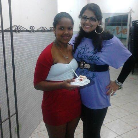 '' eu sou a de vermelho''