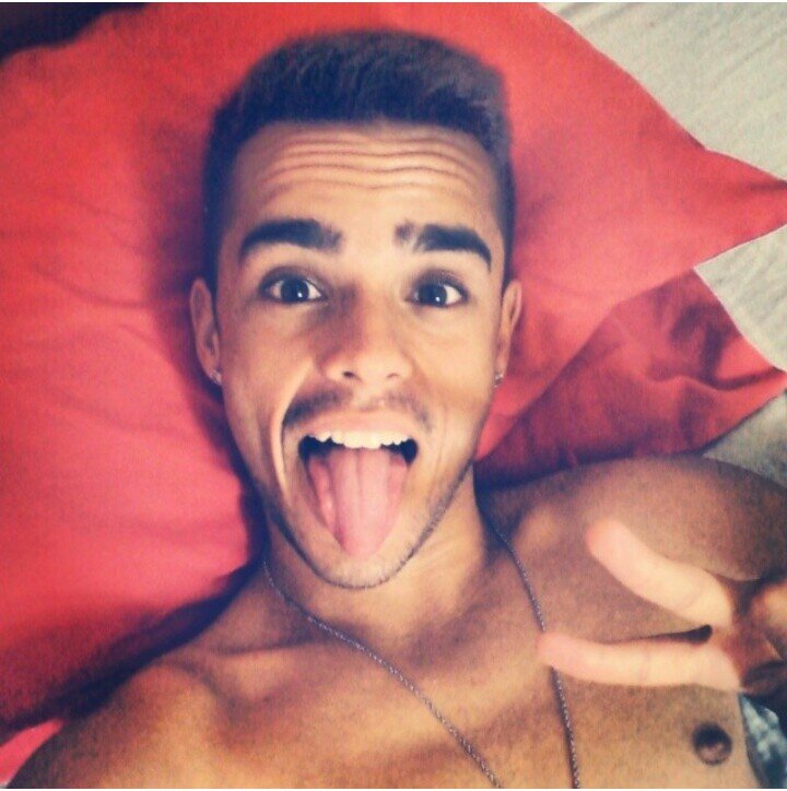 Instagram :  F_almeida93