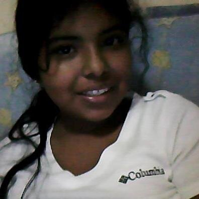 hola me llamo marianela y tengo 12
 años y vivo en panama bocas del toro me gusta cantar y bailar estudiar.