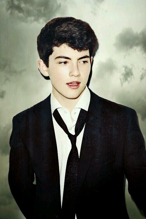 Just @MissCamillc's little mortal brother! But... I'm not that little. Don't judge me or say you know Jason. Because you don't.