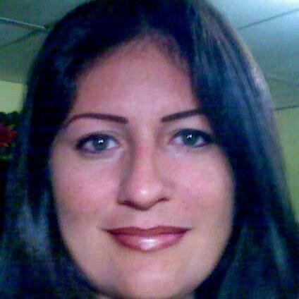 maniatica del orden y Mama y  superorgullosa de esos 3 hijos con los que Dios me bendijo, y ahora llegaron mis morochos de oro.  Rafael A y massiel M