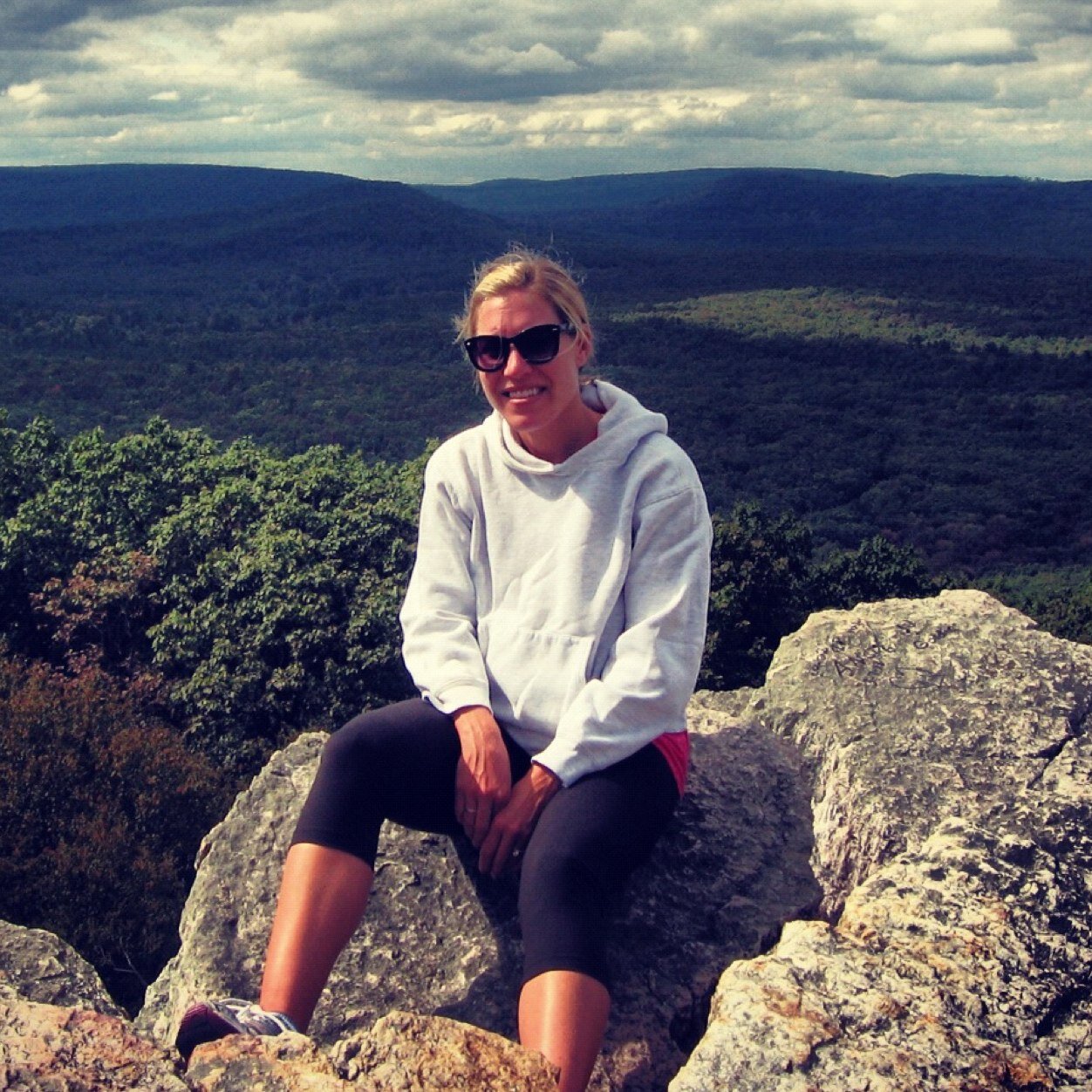 a_meri's profile picture. graphic designer, gym rat and google enthusiast