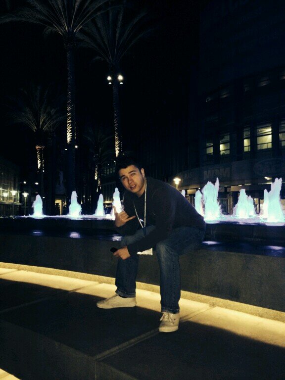 MCMXCV•Liv€, Lov€, Lif€•Hang Loose•
Kia Kaha•Be Ocean Minded•Shaka
G° Big or G° Home