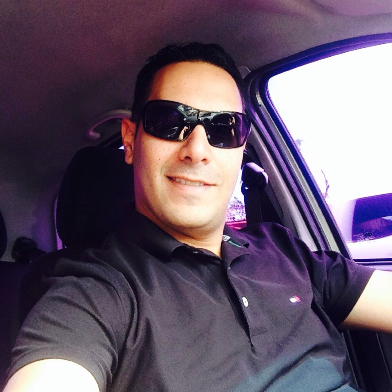 Venezolano, en la lucha x la libertad de un pueblo q no termina d abrir los ojos.. DESPIERTA coñoooo!!