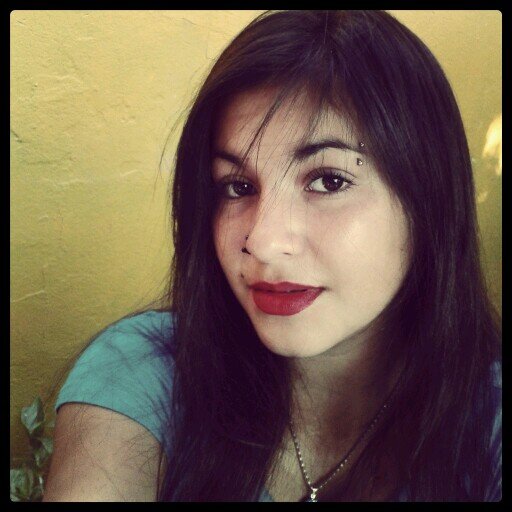 Hola Soy #Swiftie ♥... Si odias a Tay, FUERA de mi cuenta;) Amo a #Taylor Swift ella me enseña a vivir con la música día a día.