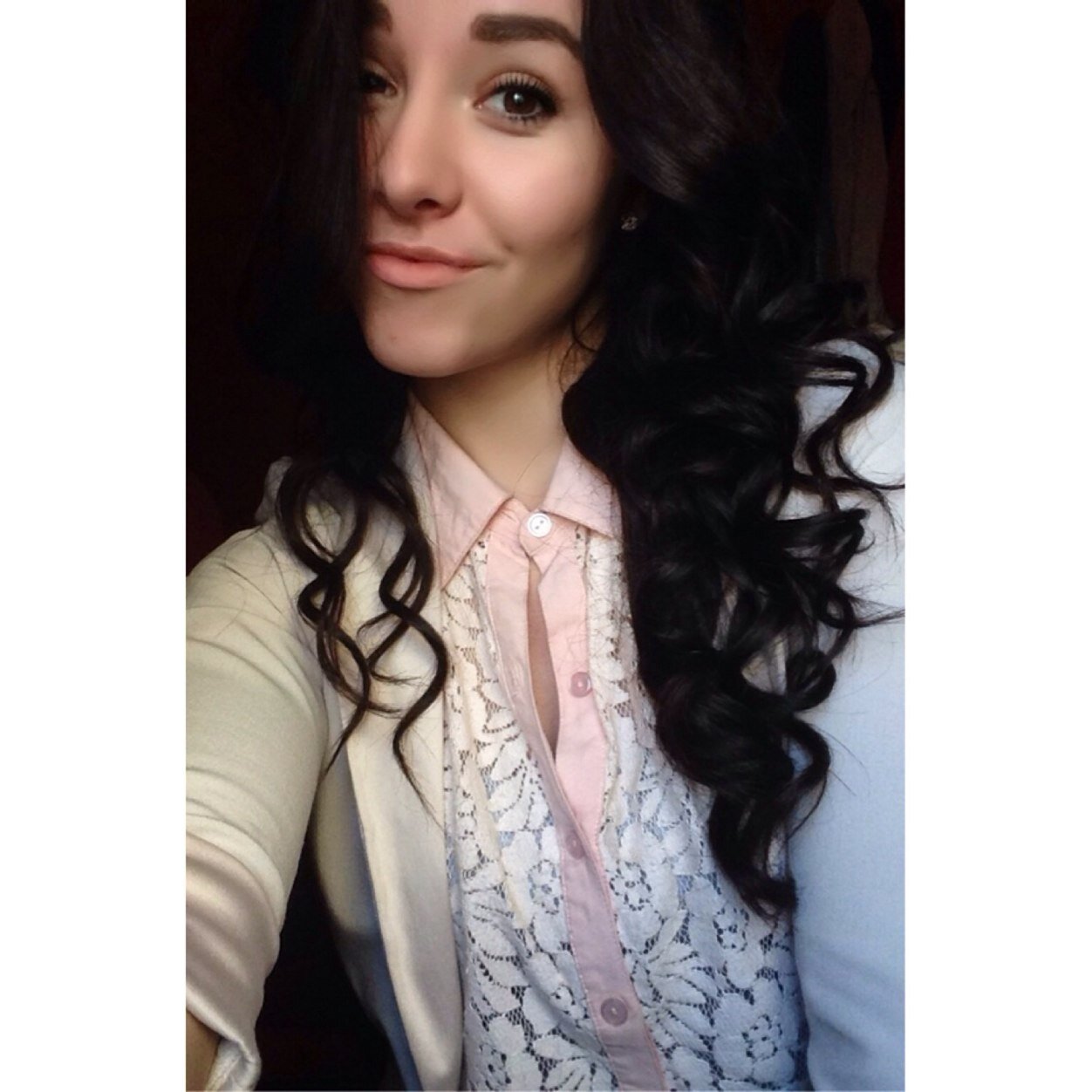 Carefree, hopeless romantic 18 year old. Follow me on instagram @Billlie_Jeann