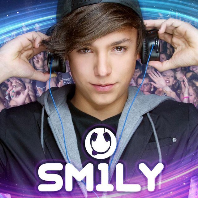 Hi world, I'm a young mexican DJ, I am 14 years old and my objective is to see you SM1LE. Follow me on instagram: SM1LY Like me on Facebook: SM1LY Thx!