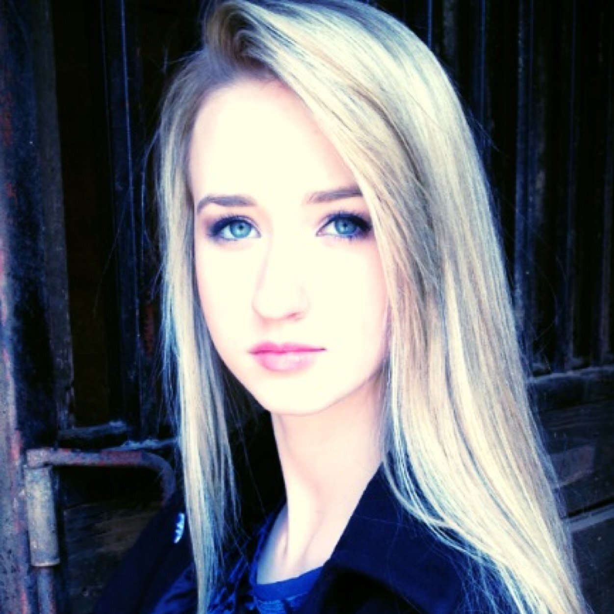 New Single Lonely Alone on ITUNES! http://t.co/Q03Eh8Mvv5 https://t.co/PK2SFcPAMz