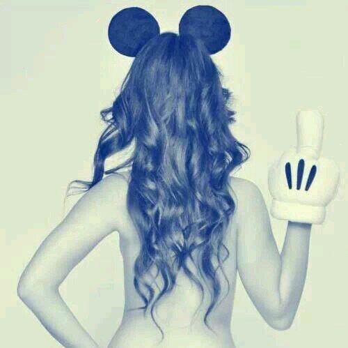Follow me! * w * The music is my Pason, ♥ directioner of, c: And if you could, would want to die listening to music! -Narnia-*w*