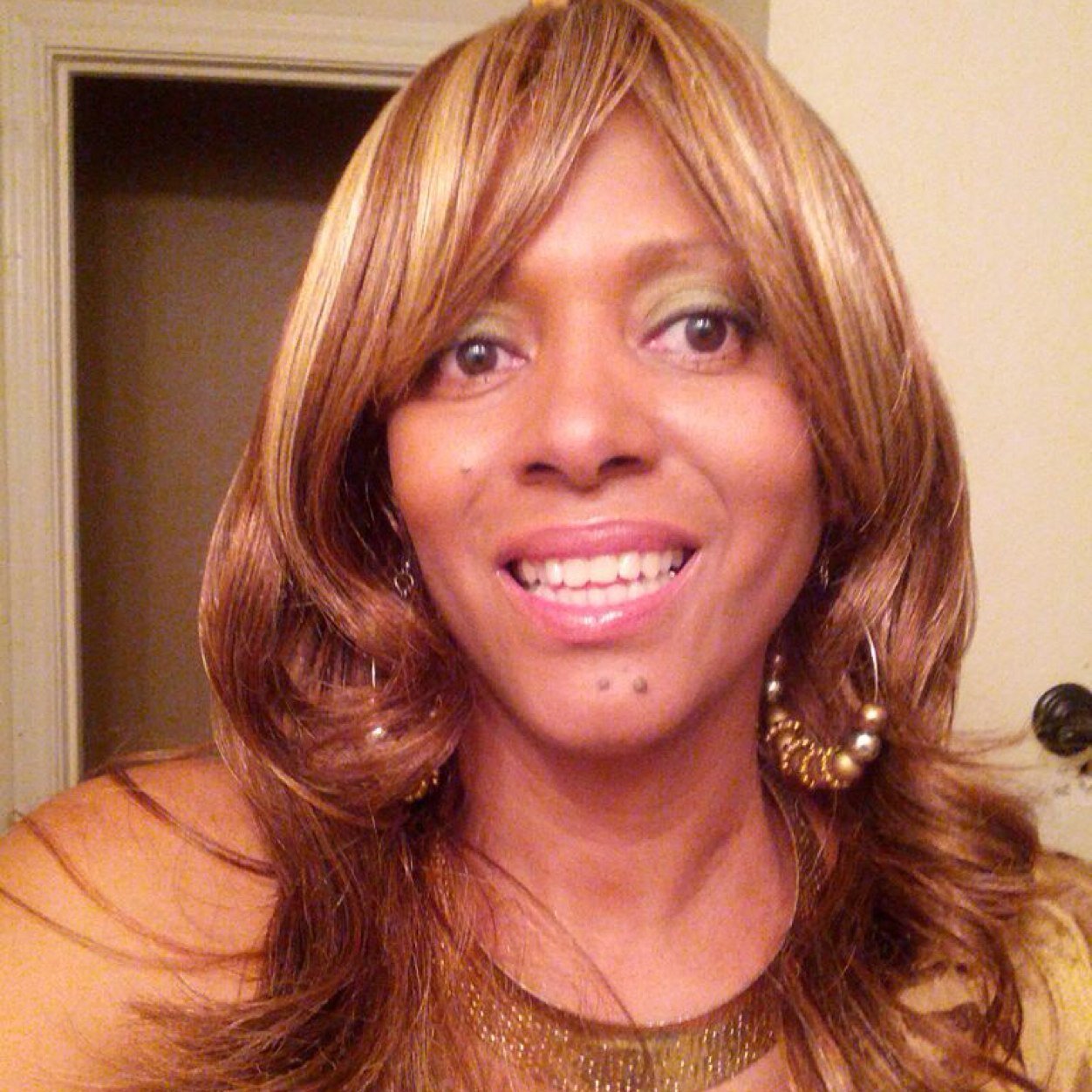 QueenBea210's profile picture. 