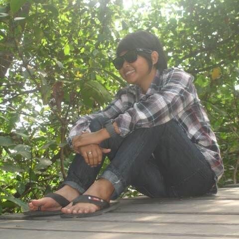Nama : Titis Aprillia Qur'anni
TTL : Surabaya 30 april 1997