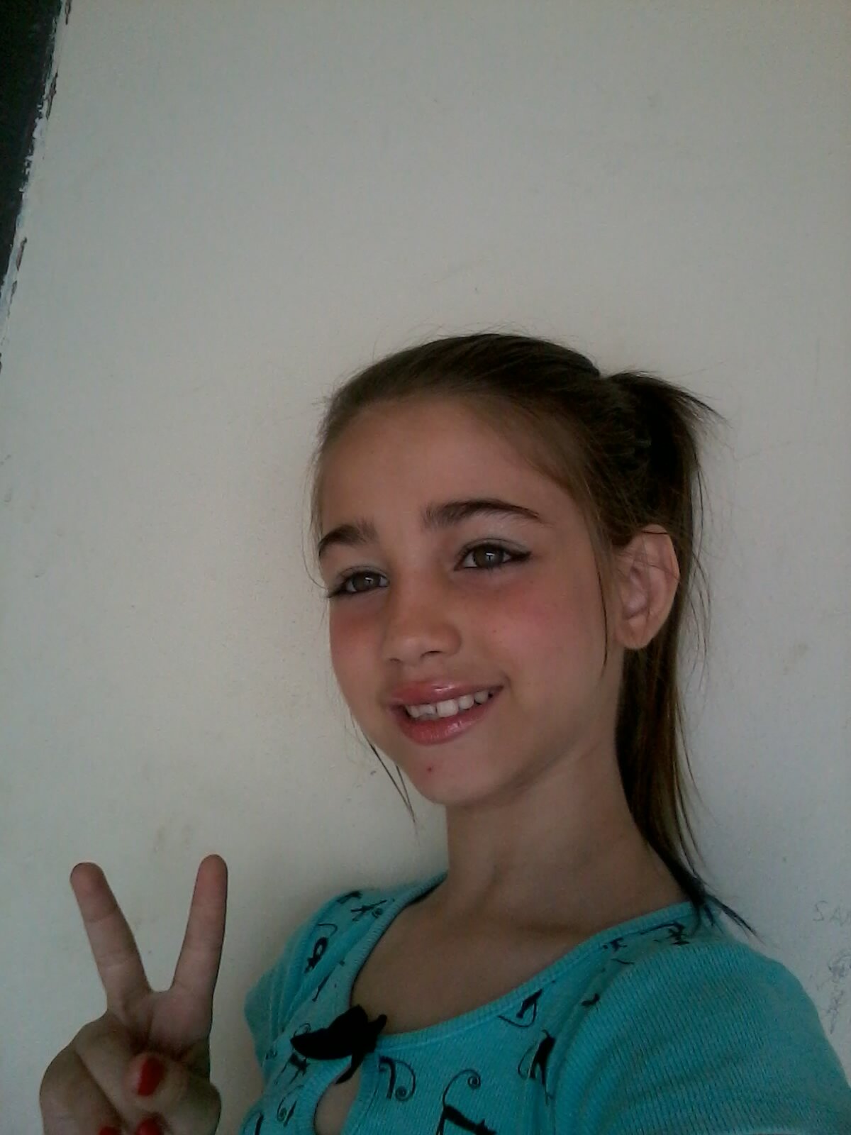 gabi_capos2's profile picture. Quando duas pessoas se amam elas não se dominam nem se submetem, elas apenas se completam