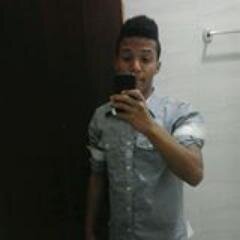 Amoo música , minha vida se resume neela . ♫♪