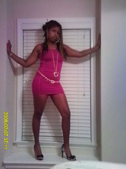 A gurl that loves to fun, Very different, dont give a **** about wat ppl gotta say, i do me, if u wanna no more my email is Sassybabygirl_123@hotmail.com