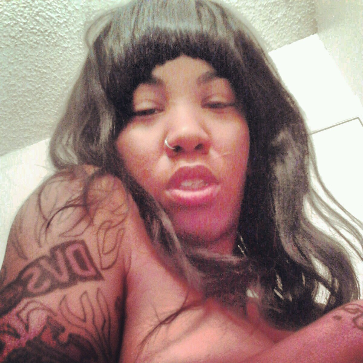 Nickname Kitty #TeamTatted #TeamVampin #TeamLEO #TeamPapersBluntsandBowls, Im cool af but will break ya face if i see fit. Besides dat FUCK wit me