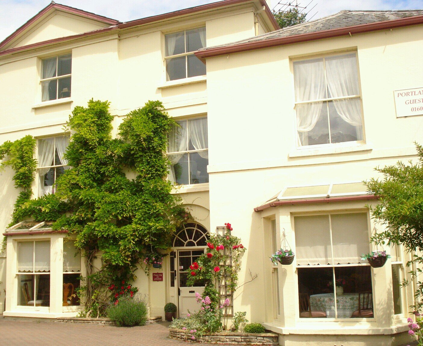 Portland House is a beautiful period Georgian property. Located in the Wye Valley, near the River Wye, Symonds Yat & Ross on Wye.