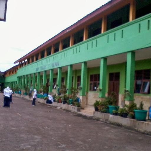 Kami berpikir keras untuk menjadi OSIS yang berkualitas. Kami bekerja keras untuk menjadi OSIS yang berprofesionalitas.