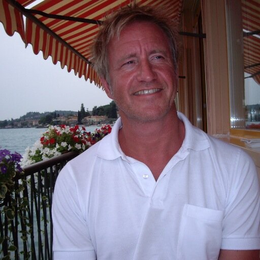 Oprichter/eigenaar van AUTHENTICT, ICT mét autisme. Twittert zakelijk verder onder de naam @ictmetautisme