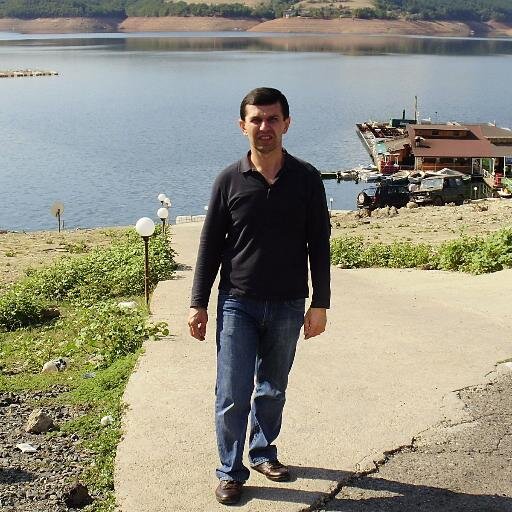 „Умението да се мисли, подобно на свиренето на цигулка или пиано, изисква ежедневна практика.“  Ч. Чаплин