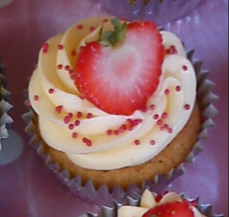 We are Sheffield based cupcake bakers that love making and delivering delicious homebaked cupcakes at realistic prices. Perfect for any occasion.